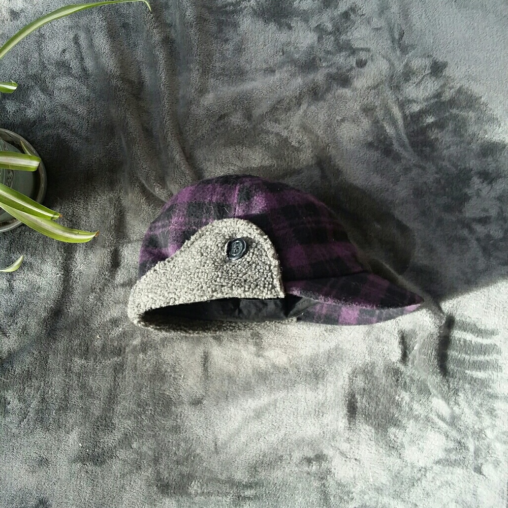 Insulated outdoor research hat